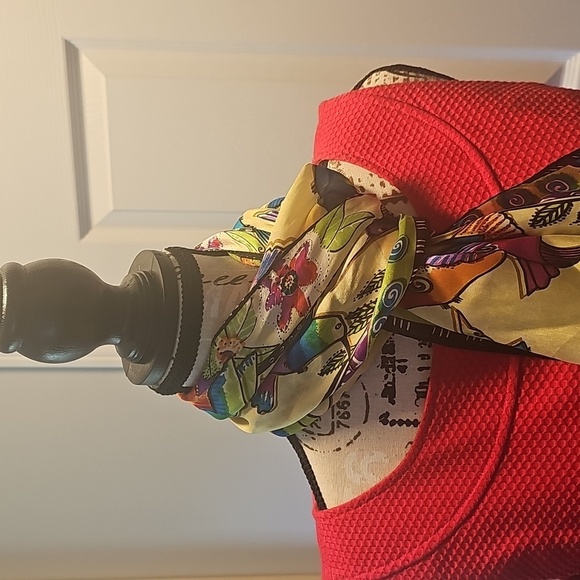 Tahari Arthur S. Levine Sleeveless, Red Sheath Dress, Gold Buckles, Size 12 - Picture 5 of 12